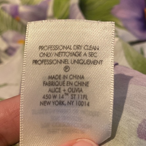 Petite Alice + Olivia Button Down Top Size Small - Picture 7 of 7